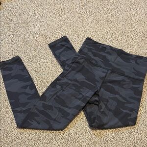 Athleta Black and Gray Leggings (7/8 Size XS)